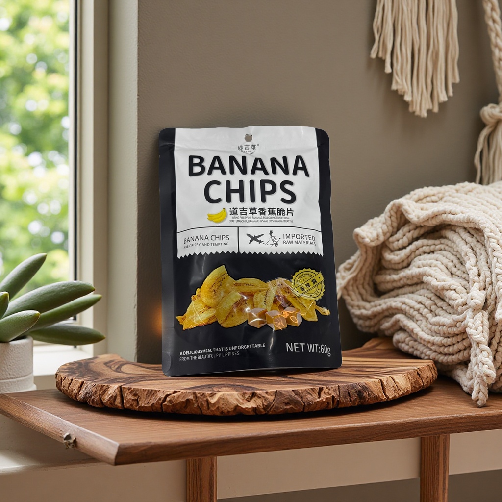 Banana crisps are individually packaged, crispy and delicious, and come in small bags as a snack details Picture