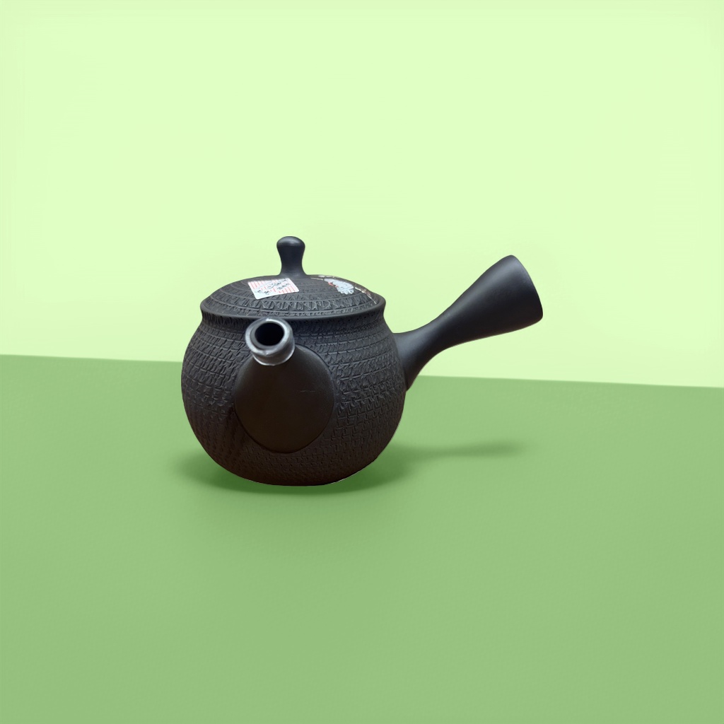 黑色陶瓷茶壶主体产品图