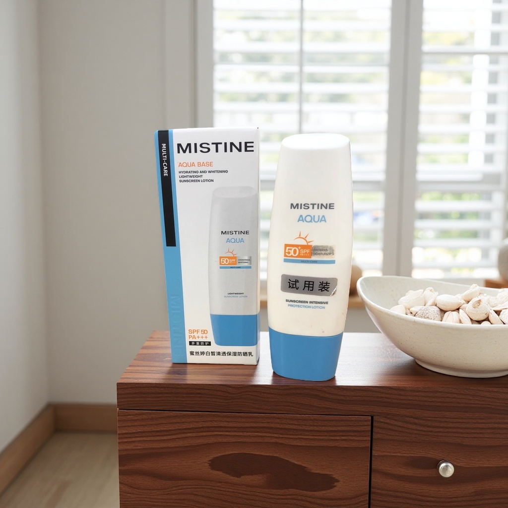 Mistine Aqua Base Sunscreen Lotion Sunscreen SPF50+ PA+++ Light water feel Specification image