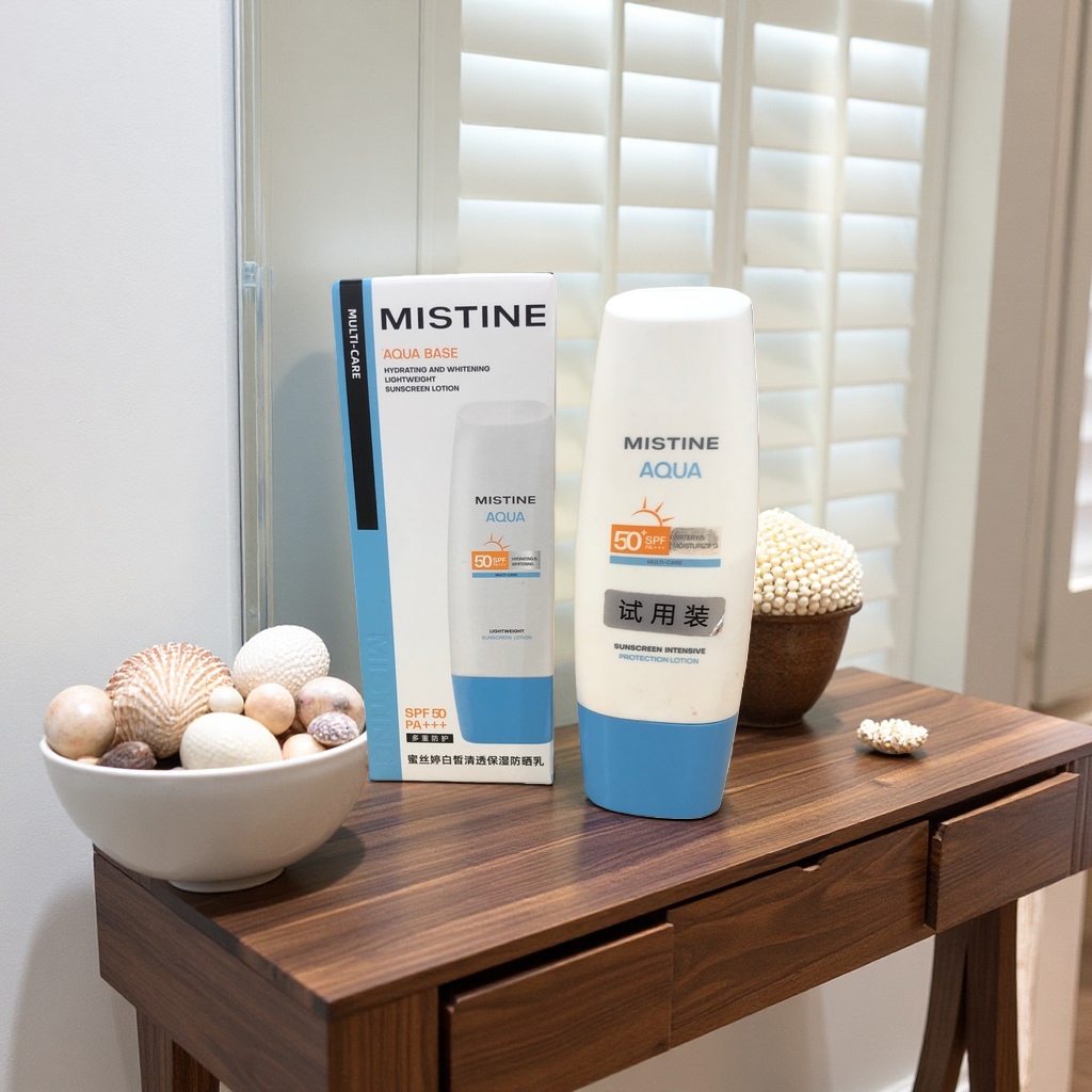 Mistine Aqua Base Sunscreen Lotion Sunscreen SPF50+ PA+++ Light water feel