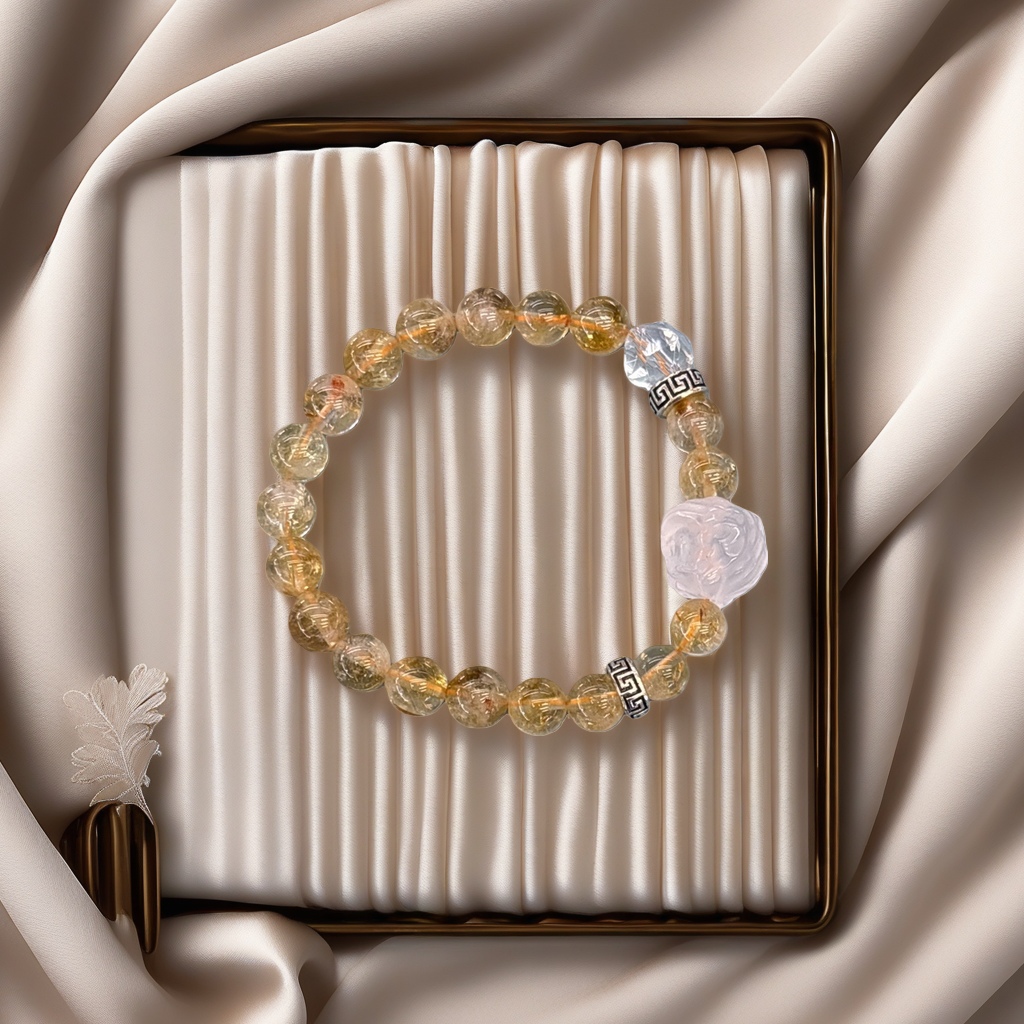 This is a simple, fashionable and versatile women's bracelet that can be adjusted to 18cm