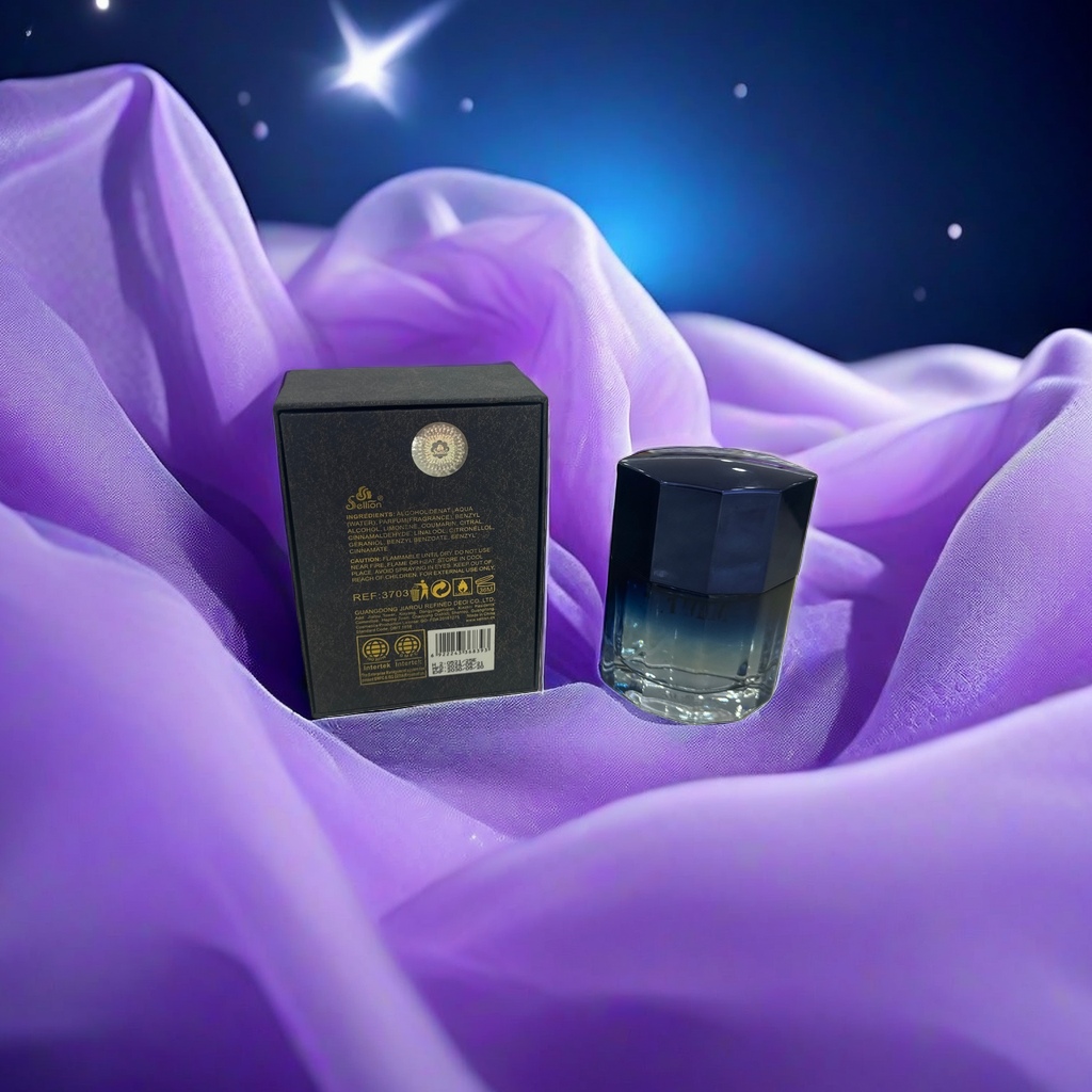 Blue Mr. Perfume Men's Eau de Toilette Bottle and Packaging Box Set Application Scenario