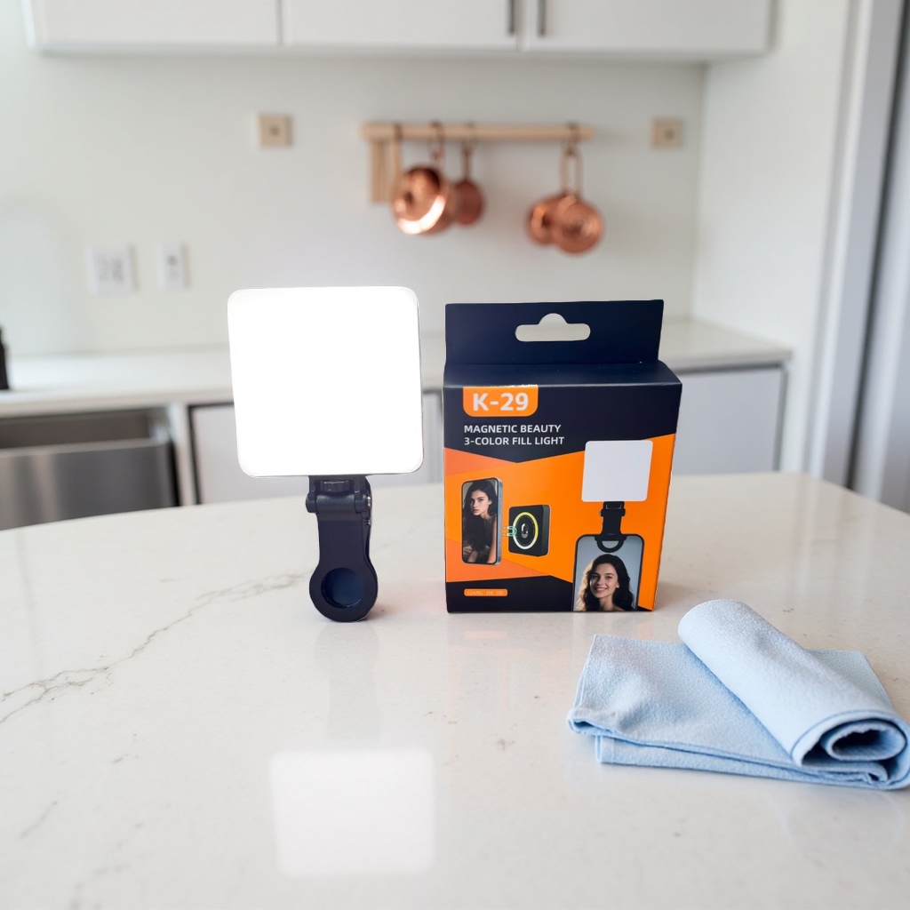 Magnetic mobile phone fill light, 360-degree rotatable adjustable brightness portable LED photography light Application Scenario