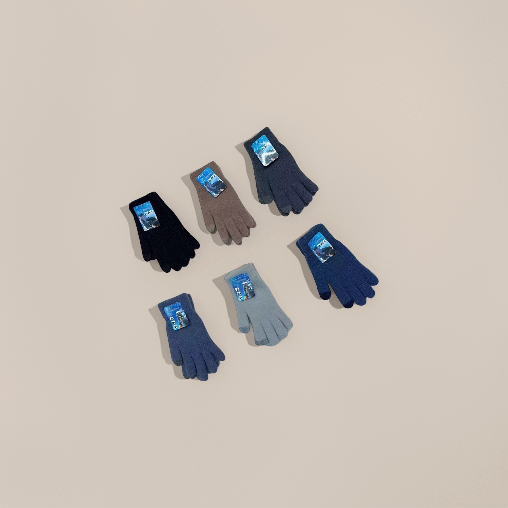 Finger touch screen gloves for winter warmth and cold protection, fingertip sensitive gloves Application Scenario