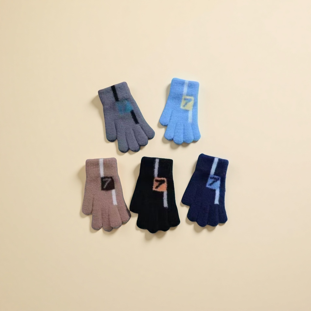 Children's woolen gloves are warm, anti-slip and thickened, suitable for both boys and girls Application Scenario