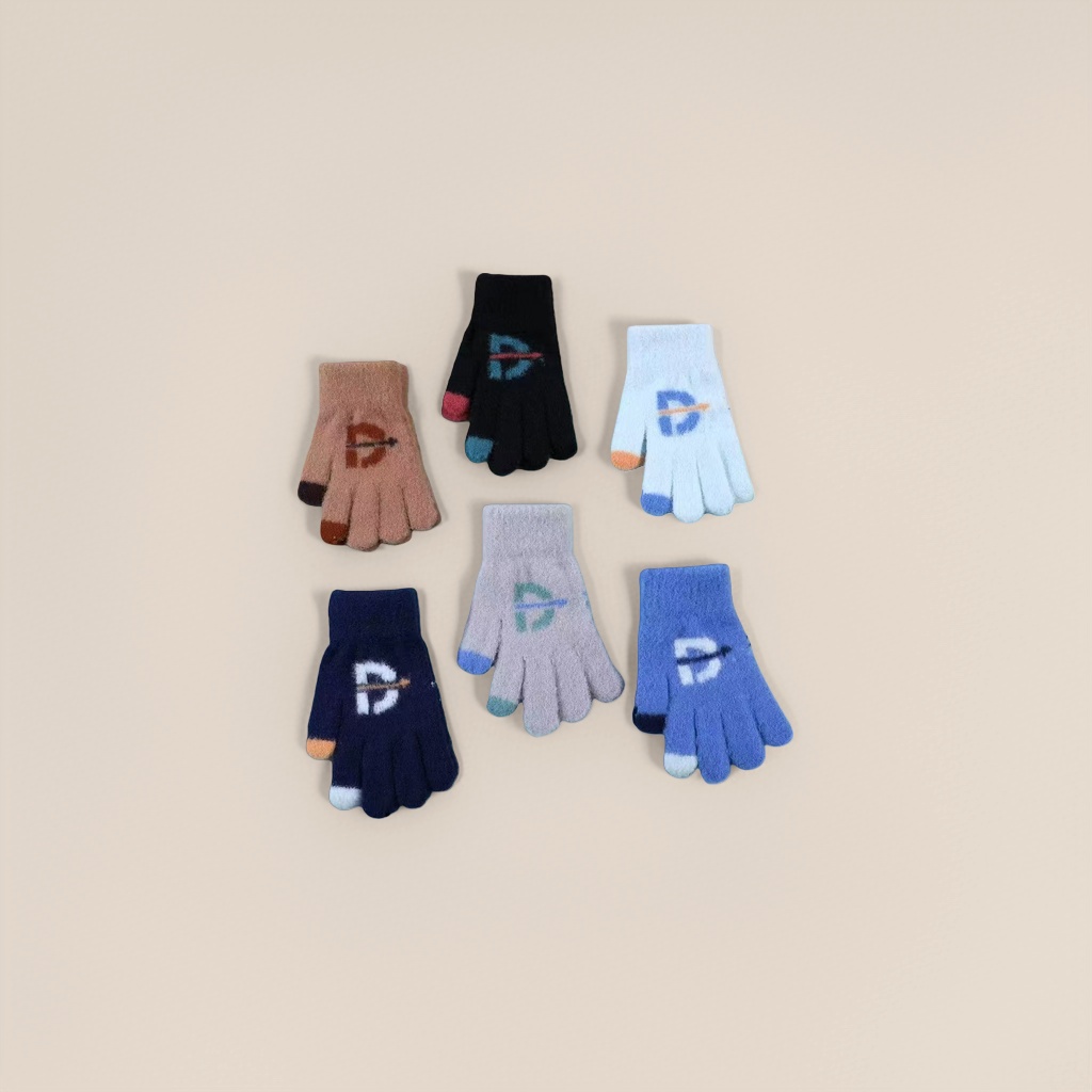 Children's plush gloves in six colors, knitted winter fashion warm gloves Application Scenario