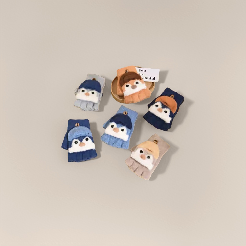 Cute cartoon penguin pattern woolen gloves, warm and anti-slip, knitted for women in autumn and winter Application Scenario