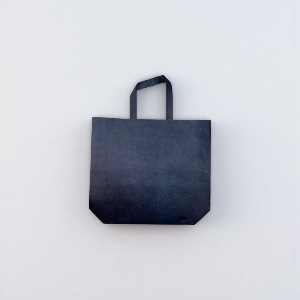 Black hand-held cloth bag, large-capacity, simple and environmentally friendly shopping bag, foldable portable storage bag Application Scenario