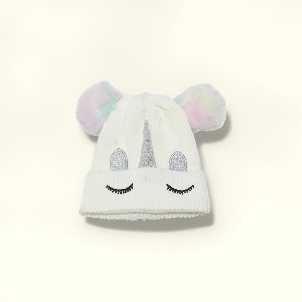 Unicorn-themed knitted cap as the main body, warm woolen cap, a versatile and trendy winter outfit Application Scenario