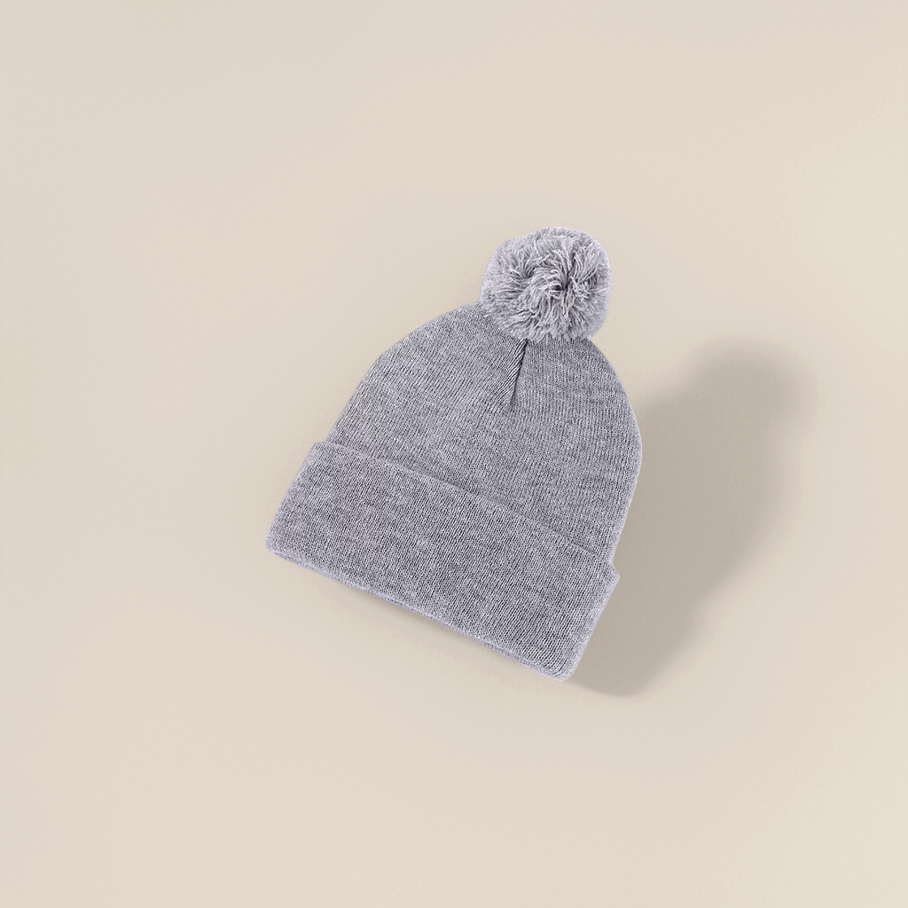 Grey woolen hat, warm knitted, suitable for both men and women in autumn and winter Application Scenario