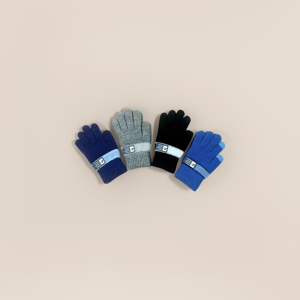Knitted gloves, warm and anti-slip children's gloves, thickened cotton fleece gloves for autumn and winter Application Scenario