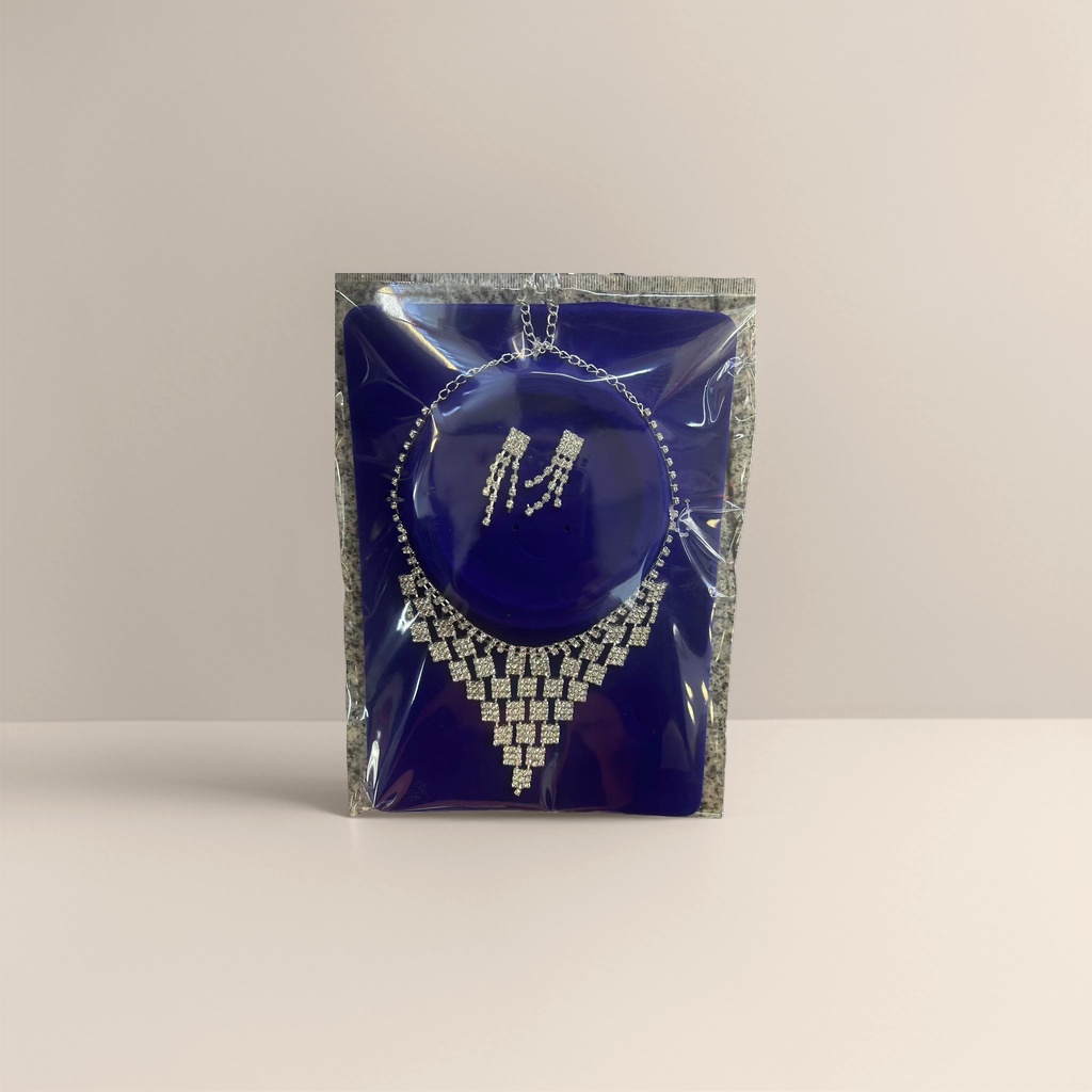 Jewelry sets, necklaces and earrings for couples are fashionable and versatile Specification image
