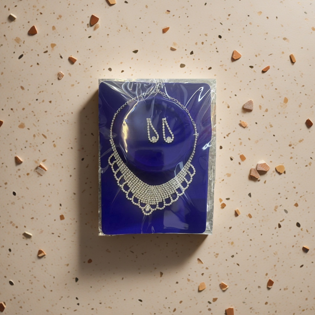Jewelry, necklaces and earring sets, fashionable and versatile ladies' accessories 094857835 Application Scenario