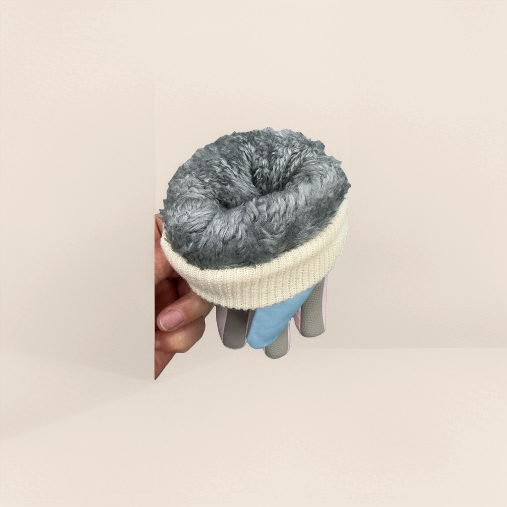 Cartoon pattern warm gloves for both men and women, thickened and anti-slip, winter hand protection 121207387 Application Scenario