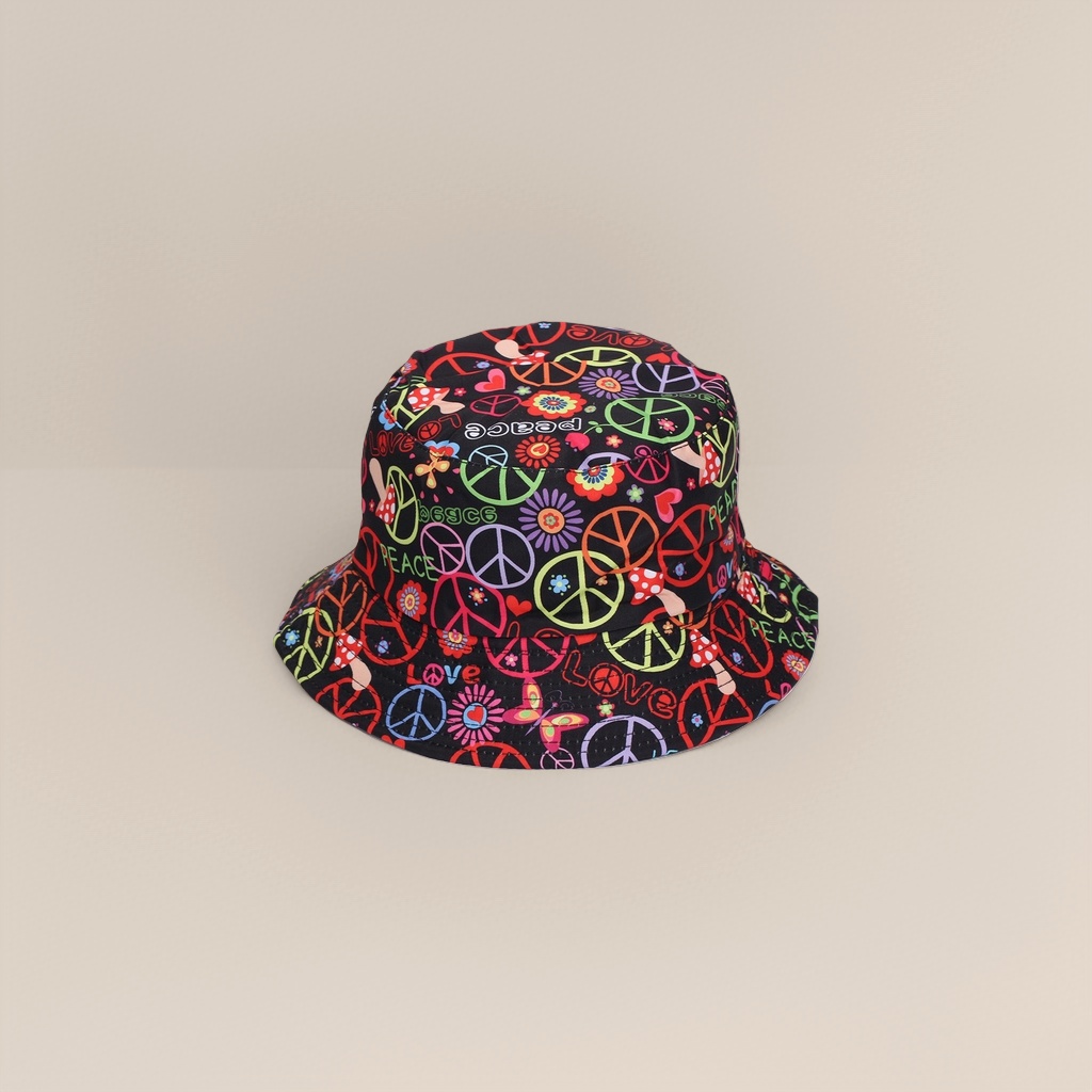 The colorful patterned fisherman's hat is fashionable, versatile, sun-protective and foldable Application Scenario