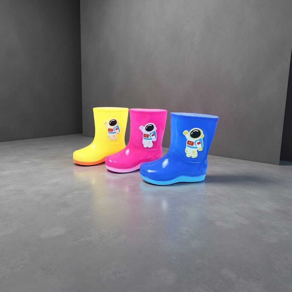 Colorful children's rain boots, waterproof and anti-slip, thickened outdoor shoes for rainy days, size 16-24 Application Scenario