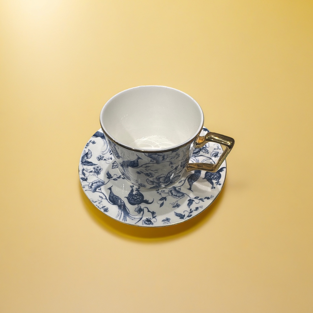 青花瓷+茶杯细节图