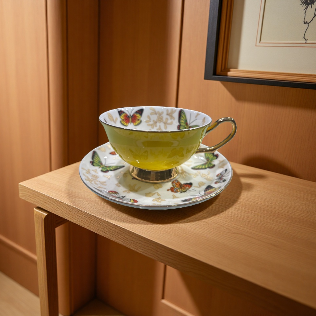 彩色蝴蝶图案+茶杯和茶碟产品图