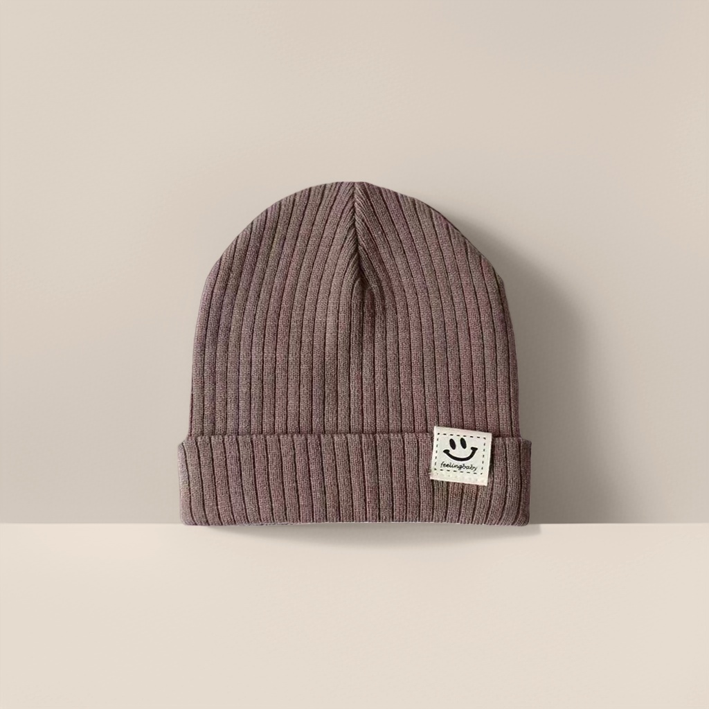 The colorful knitted hat for women is a fashionable, versatile and foldable woolen hat for keeping warm in autumn and winter Application Scenario