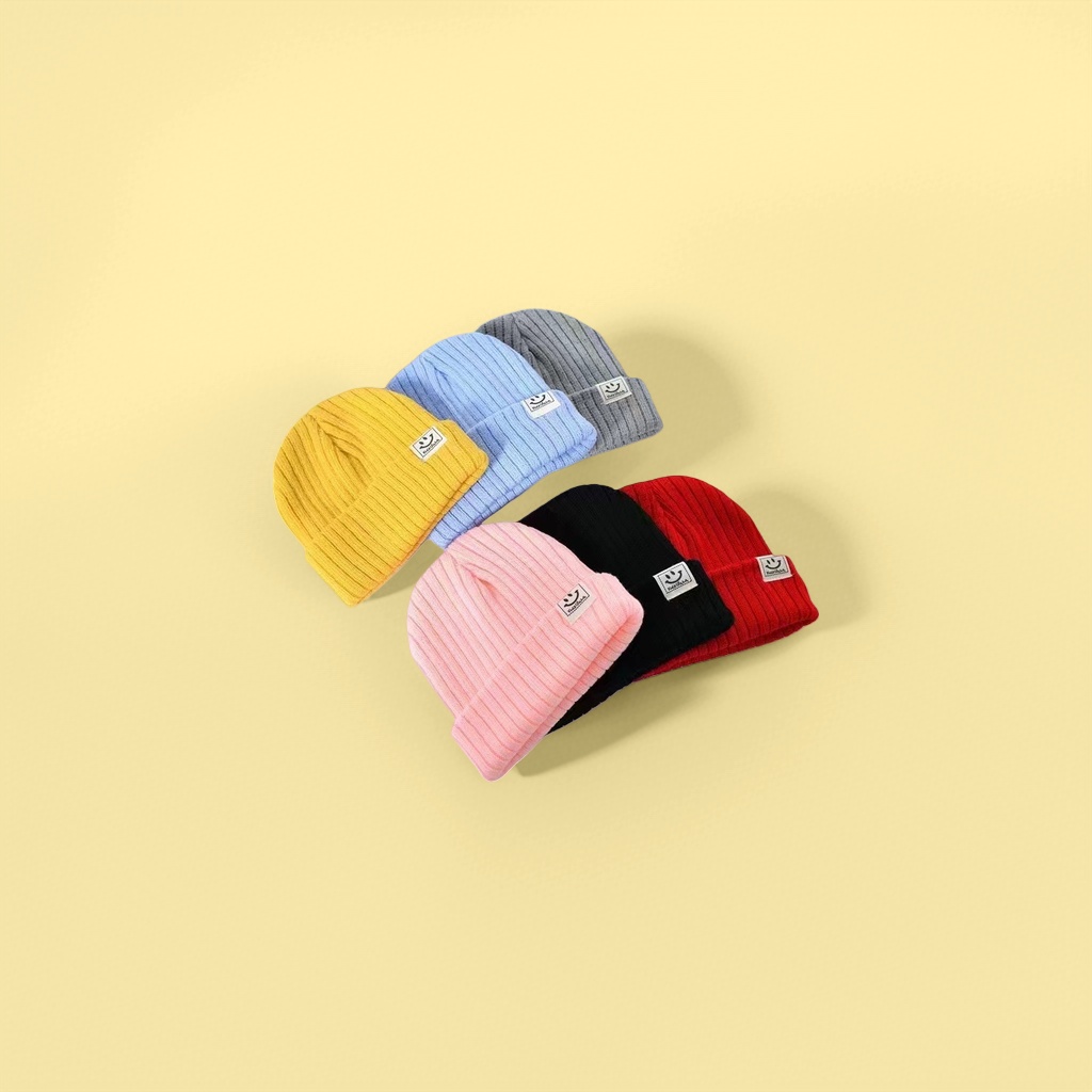 The colorful knitted hat for women is a fashionable, versatile and foldable woolen hat for keeping warm in autumn and winter details Picture