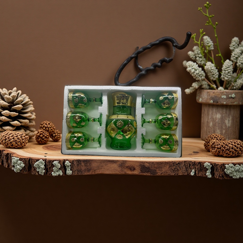 Green glass wine set, wine set, tall glass, decanter, wine divider, gift box Application Scenario