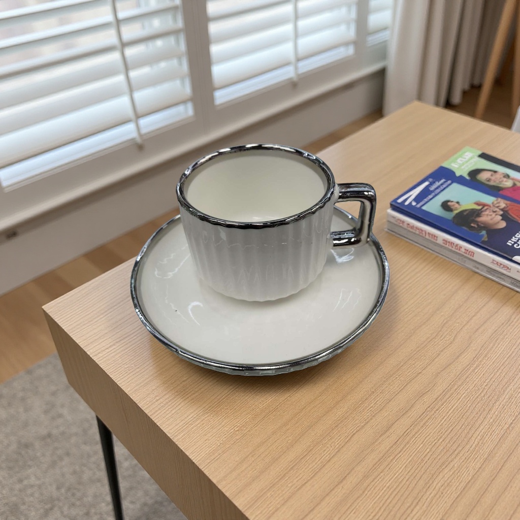 White ceramic tea cups and plates set, high-temperature fired with smooth glaze, heat-resistant for household use
