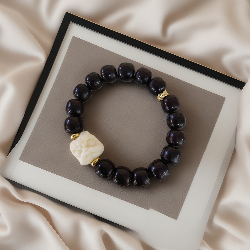 The Bodhi Lion Dance bracelet is a fashionable, simple and versatile women's bracelet Specification image