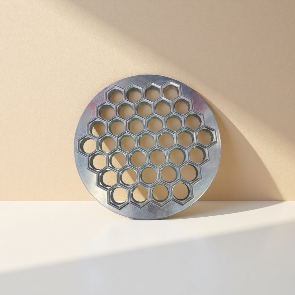 Metal circular honeycomb grille decorative panels are suitable for both indoor and outdoor use, with selectable thicknesses and surface anti-rust treatment Specification image