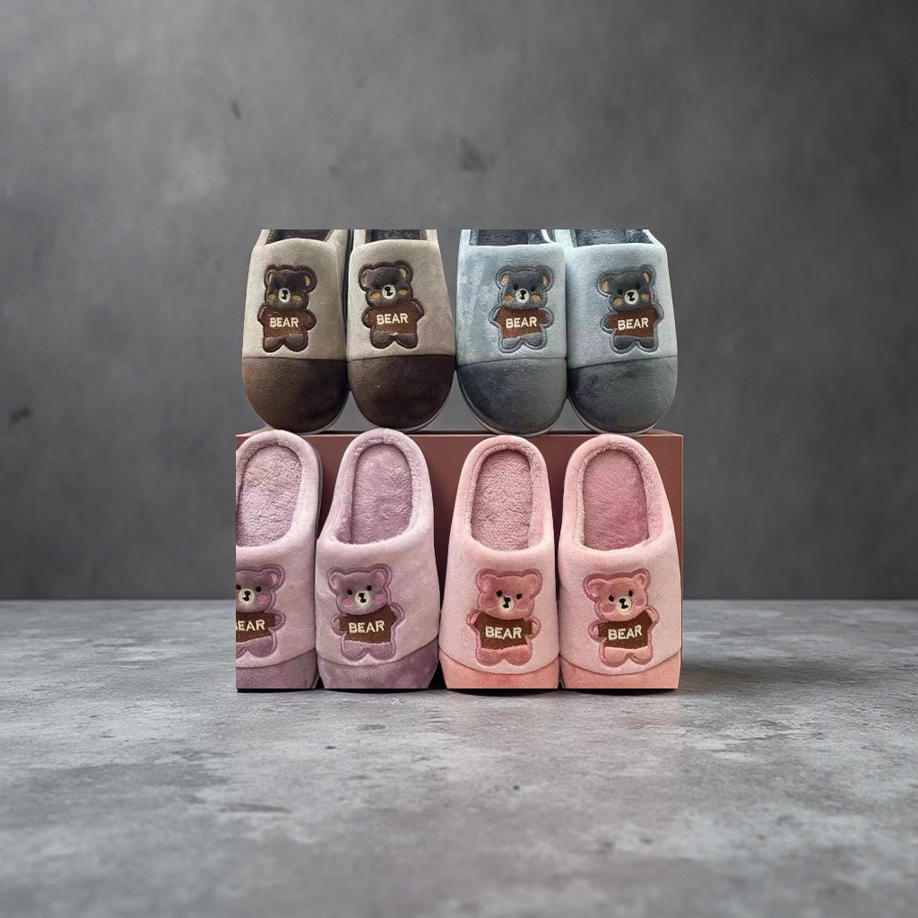 Cute bear-patterned cotton and linen home slippers for women, summer style, anti-slip soft soled indoor Application Scenario