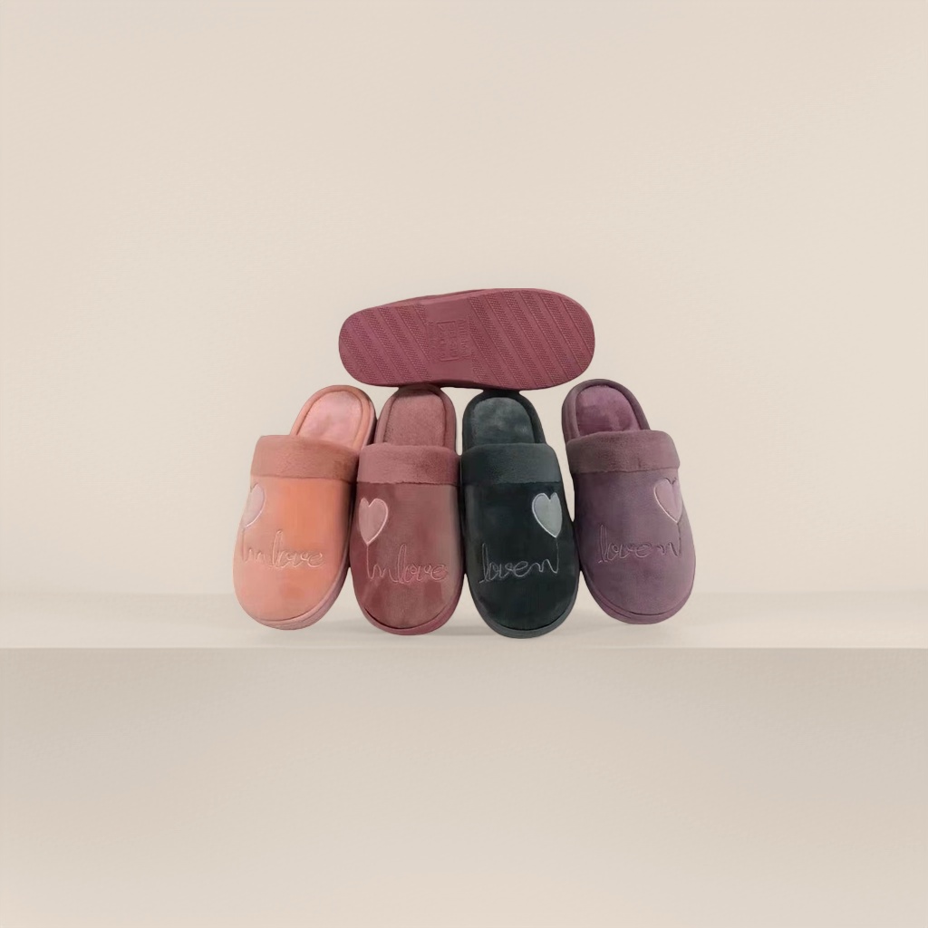 The main body of the plush slippers is thickened and the warm home cotton slippers are designed for women in winter Specification image