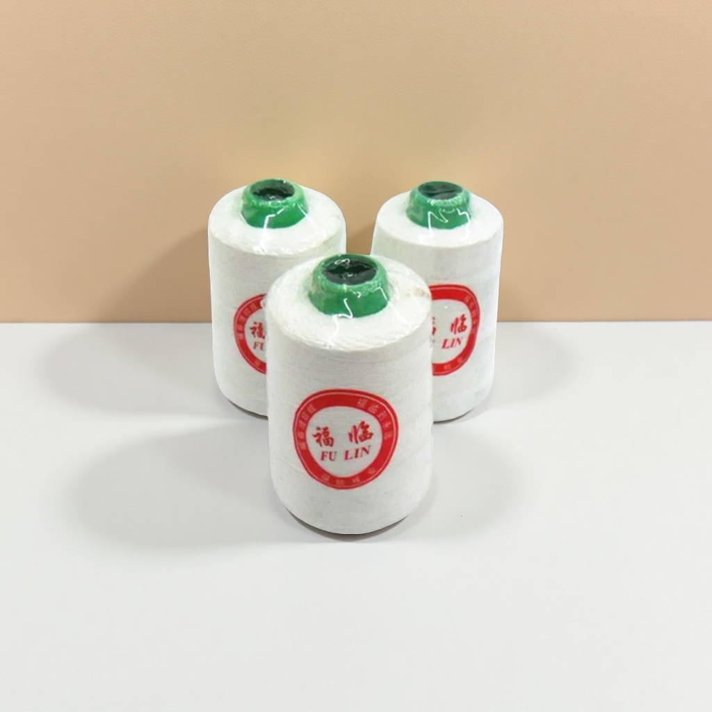 Fulin white yarn rolls are made of soft cotton and hand-crocheted wool