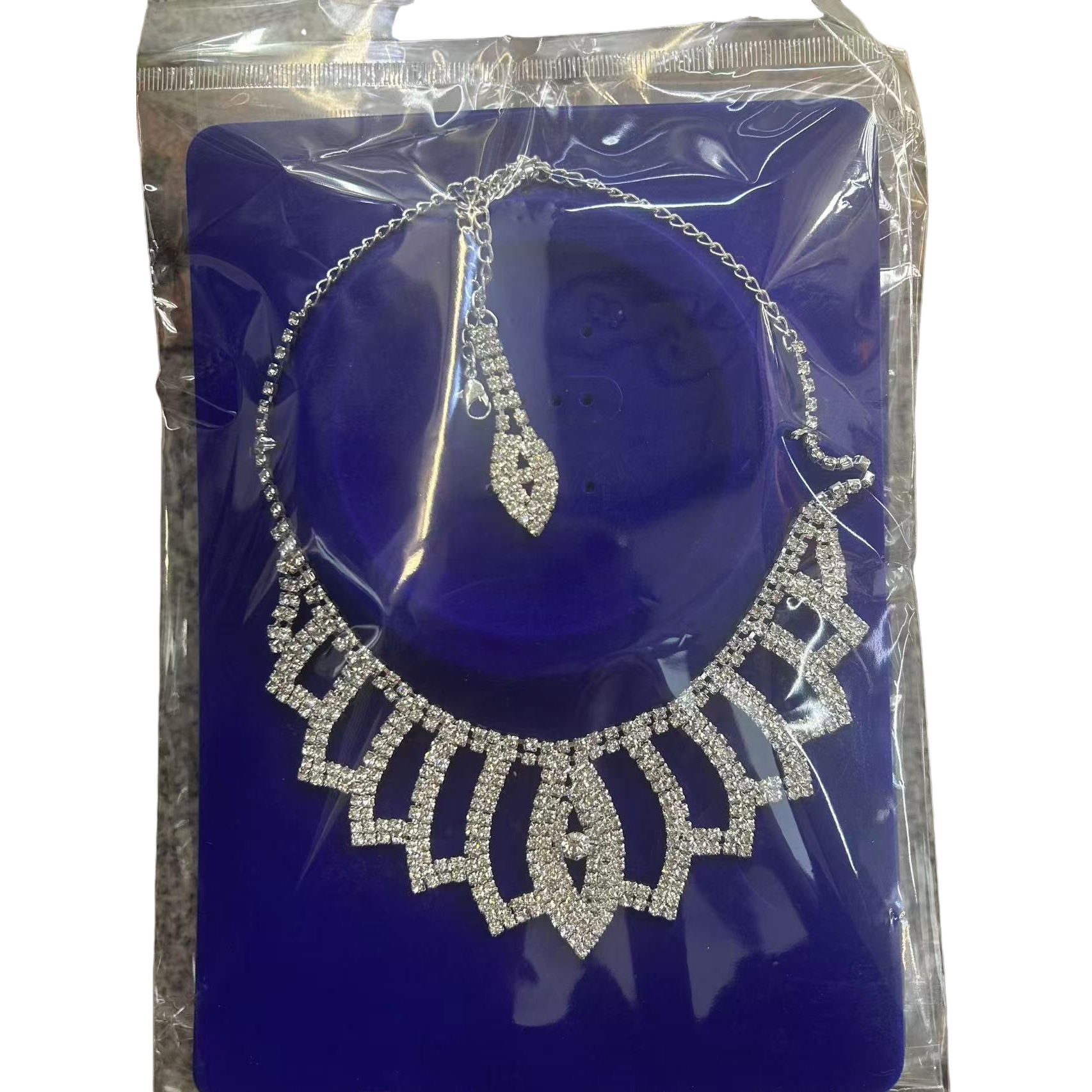 Ladies' fashion jewelry necklace, exquisite and versatile, collarbone chain, elegant and refined accessory Item Picture
