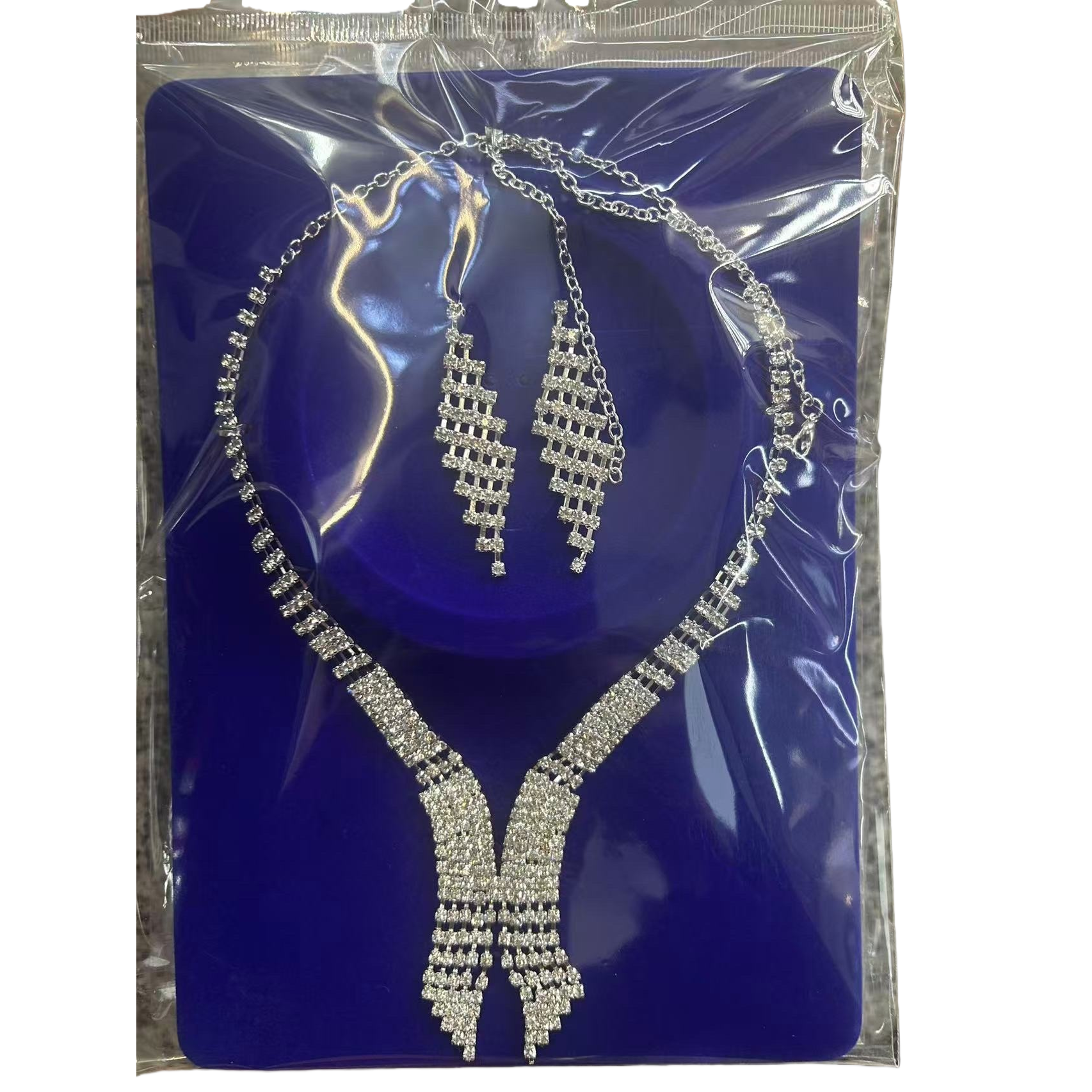 Jewelry necklace and earring set, fashionable and versatile, exquisite gift box for ladies. 095242795 Item Picture