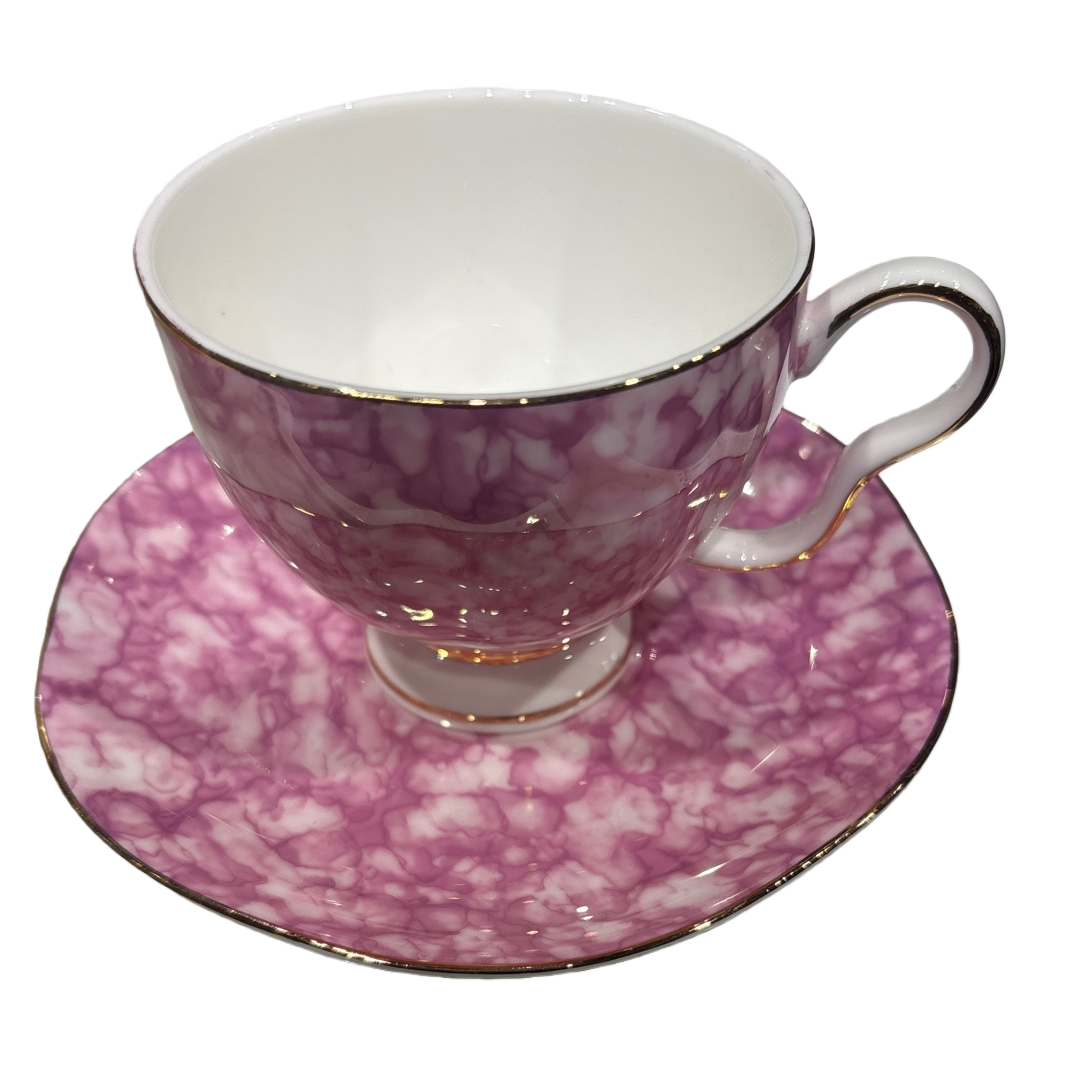 紫色花纹+茶杯和茶托白底实物图