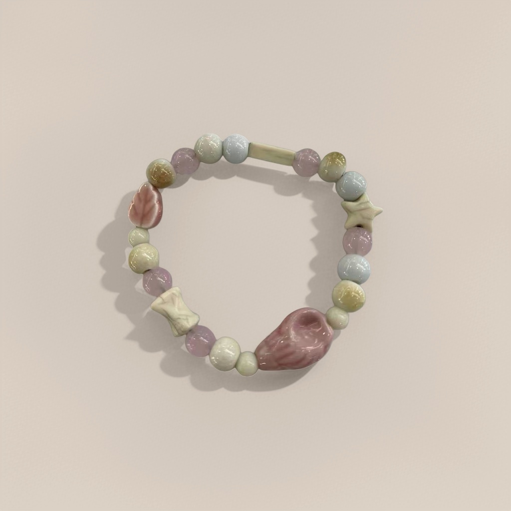 A simple, fashionable and versatile women's bracelet Application Scenario