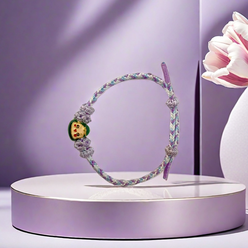 Hand-woven bracelets are fashionable, simple and versatile accessories