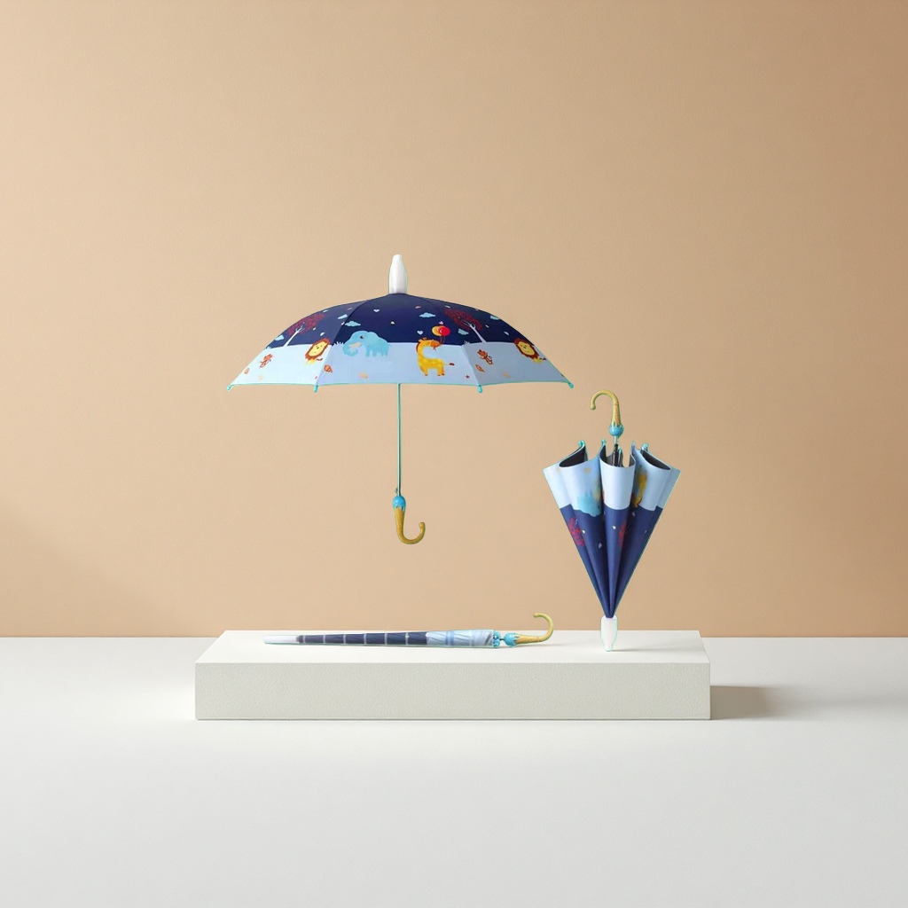 The children's all-weather umbrella is waterproof, sun-proof, lightweight and foldable, suitable for kindergartens and primary school students