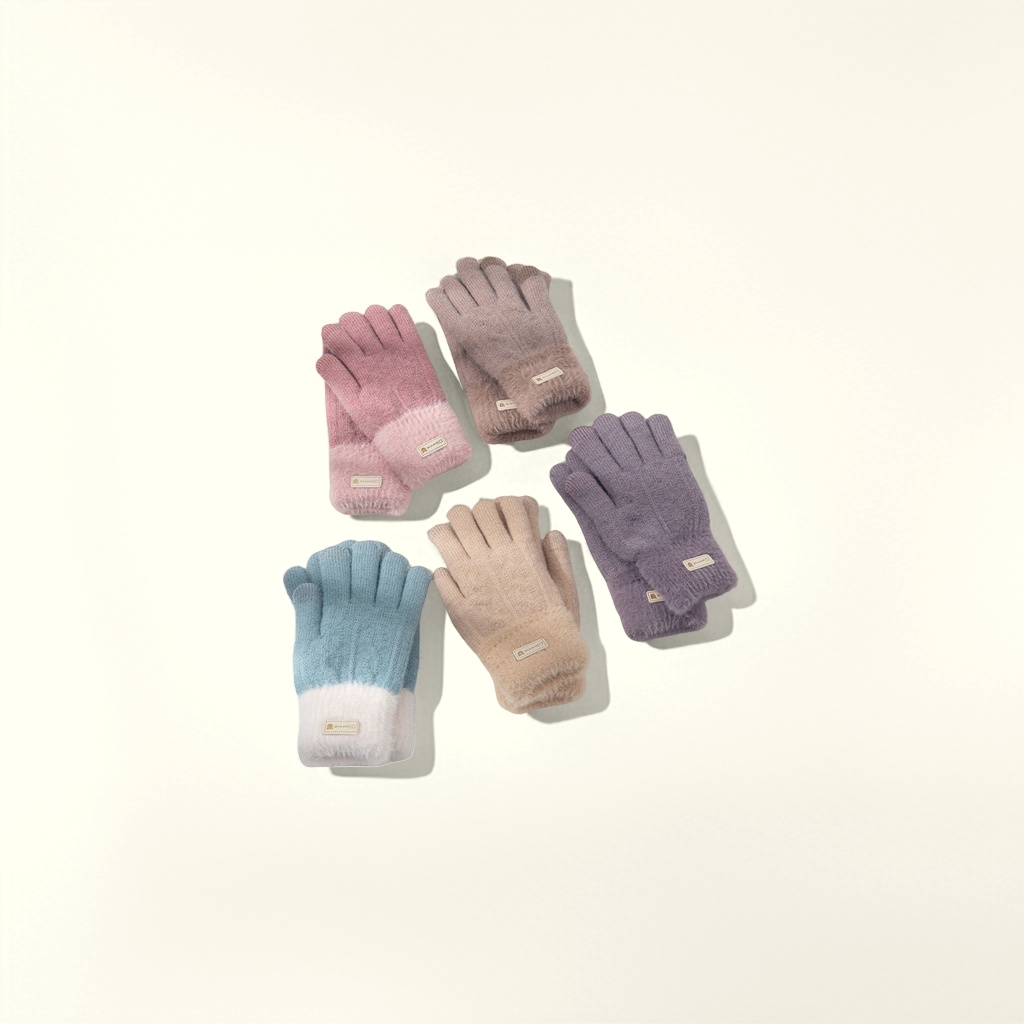 Thickened and warm knitted gloves for women in autumn and winter