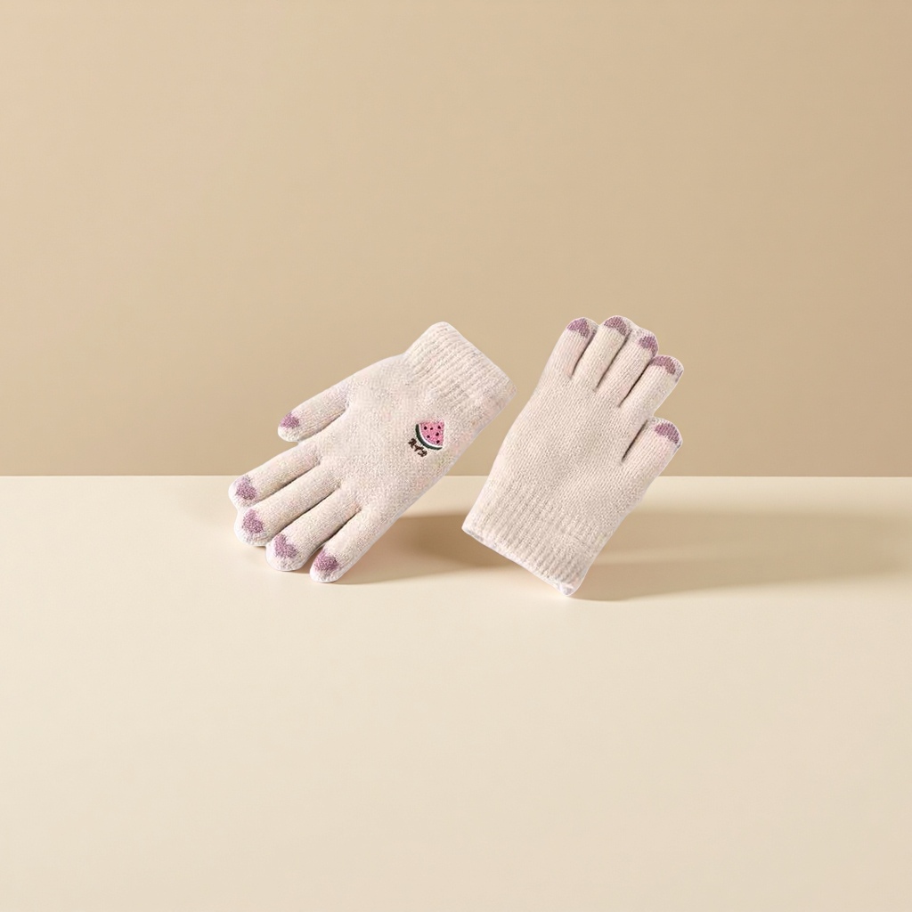 Knitted gloves are warm and anti-slip thin hand care products for women in autumn and winter Application Scenario