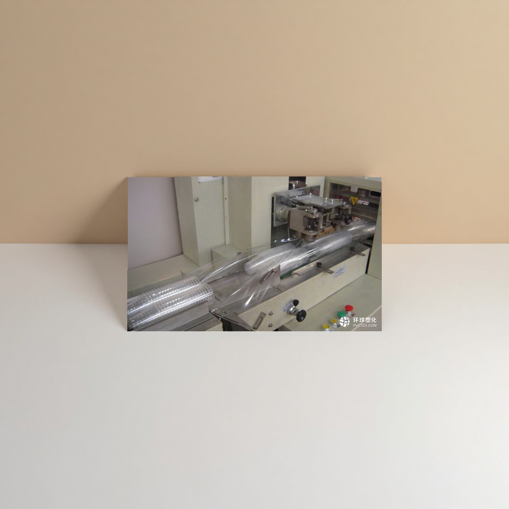 Automatic sealing and heat shrink packaging machinery for industrial equipment plastic film packaging machines details Picture