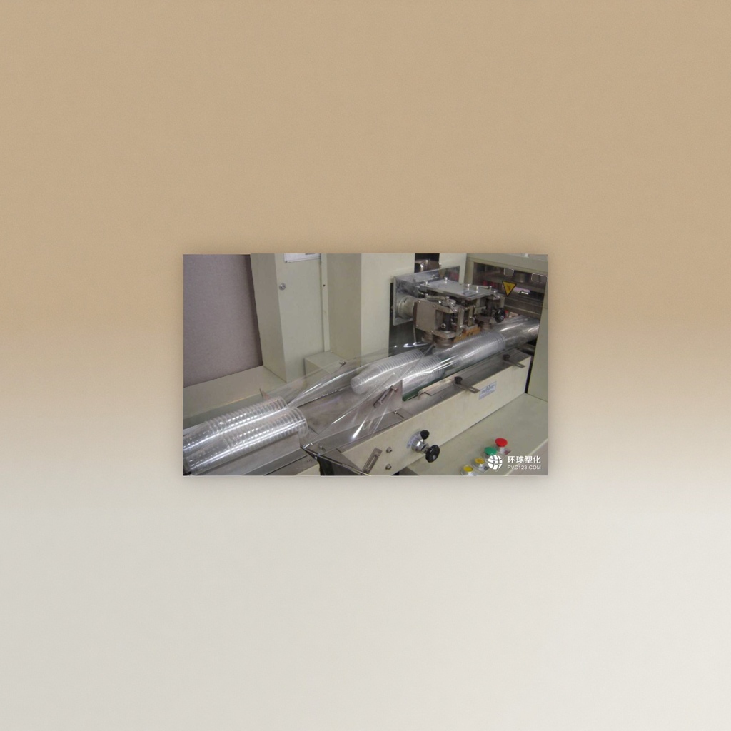 Automatic sealing and heat shrink packaging machinery for industrial equipment plastic film packaging machines