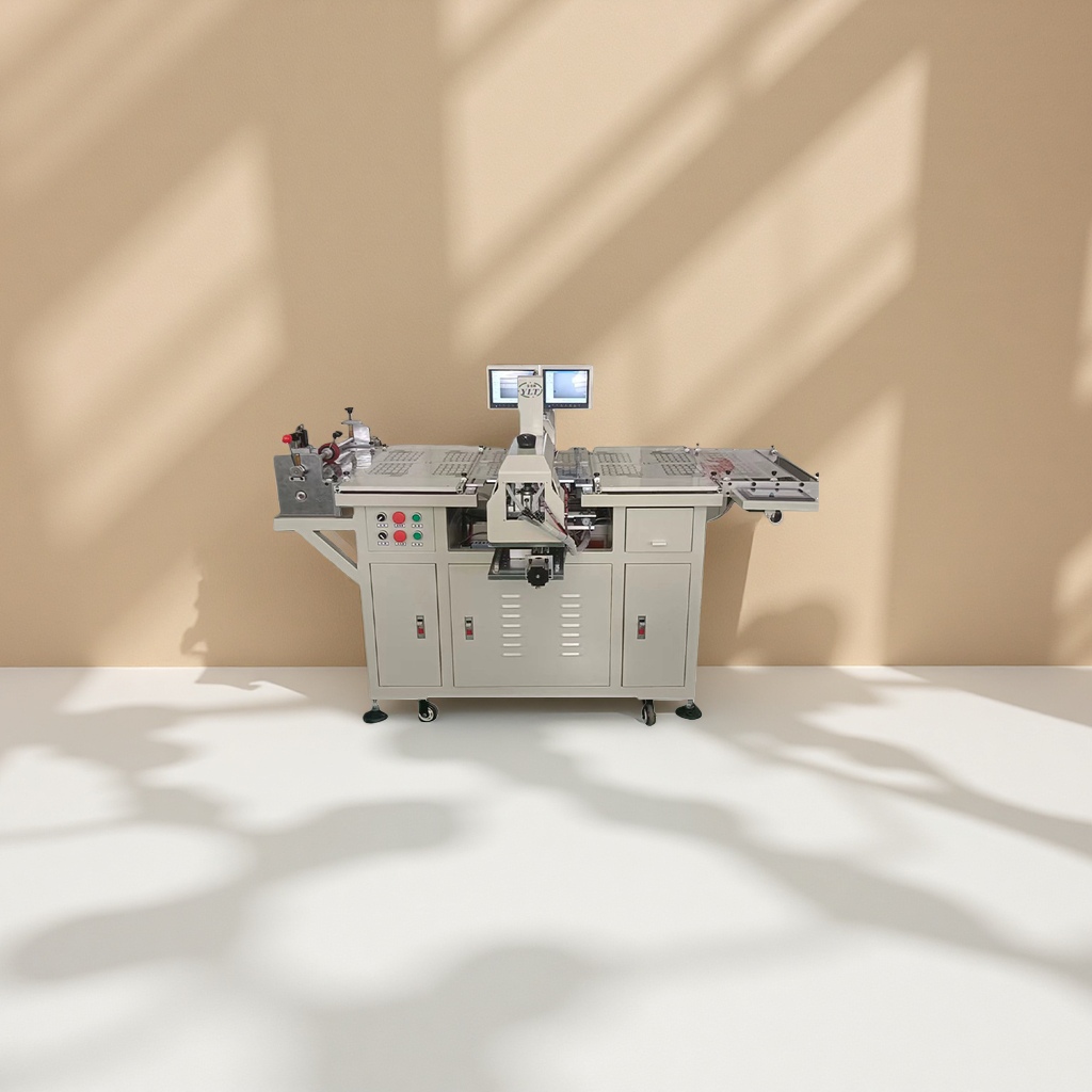 Double-head roll-to-roll punching machine, industrial equipment and automated punching equipment
