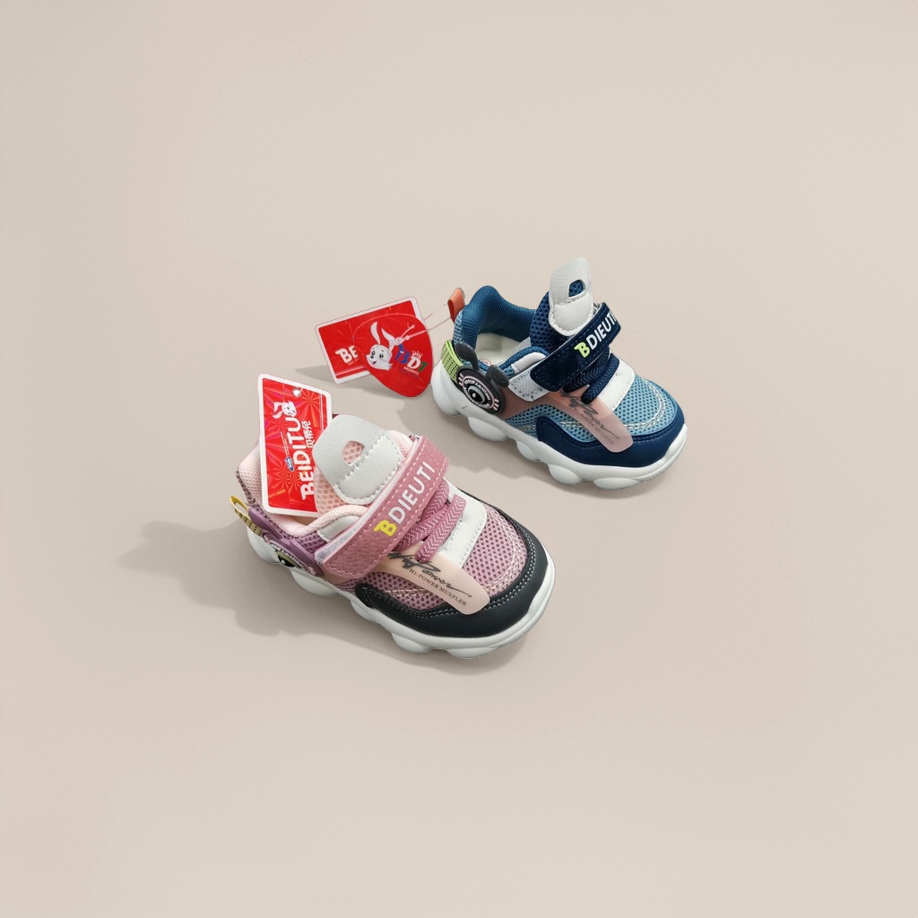 儿童运动鞋+鞋子细节图
