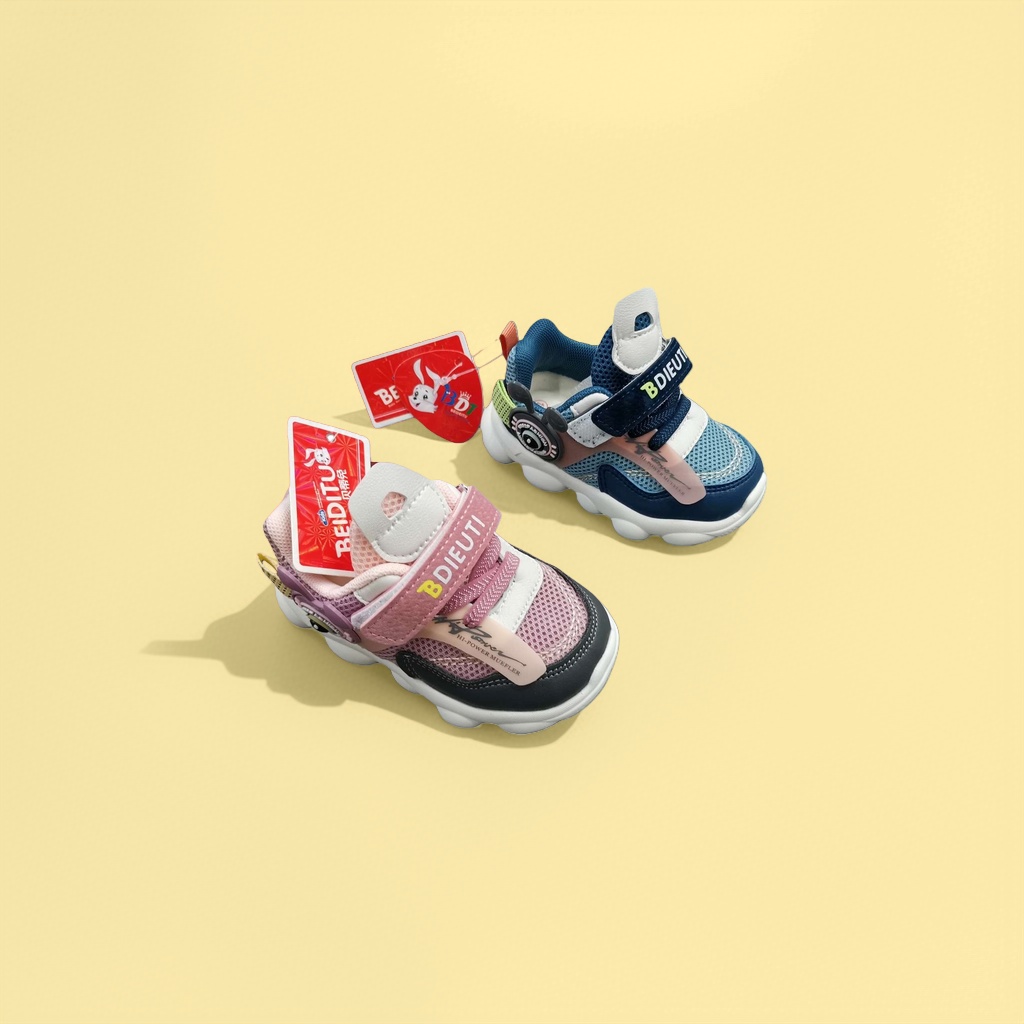 儿童运动鞋+鞋子产品图