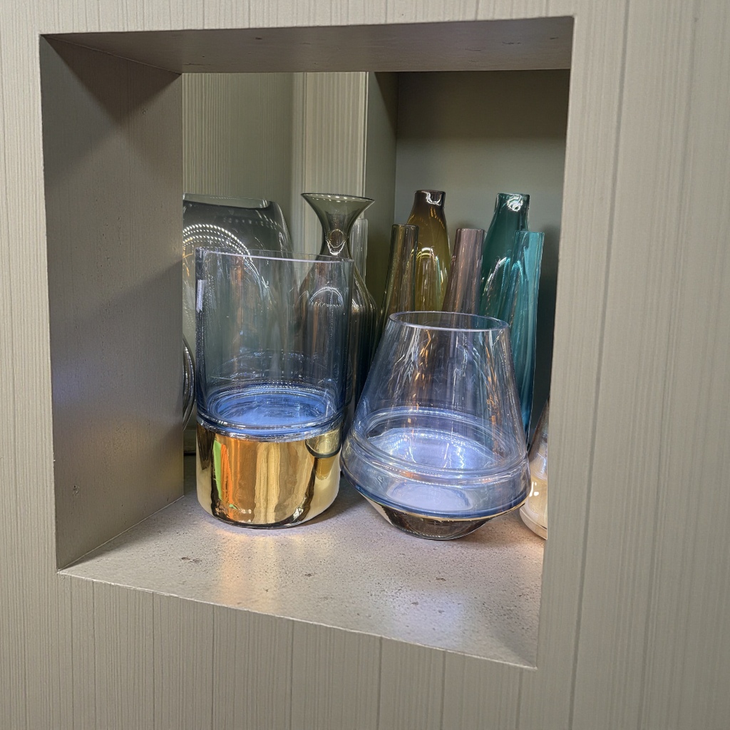 Large-mouthed glass vases for living room decoration, Nordic vases details Picture