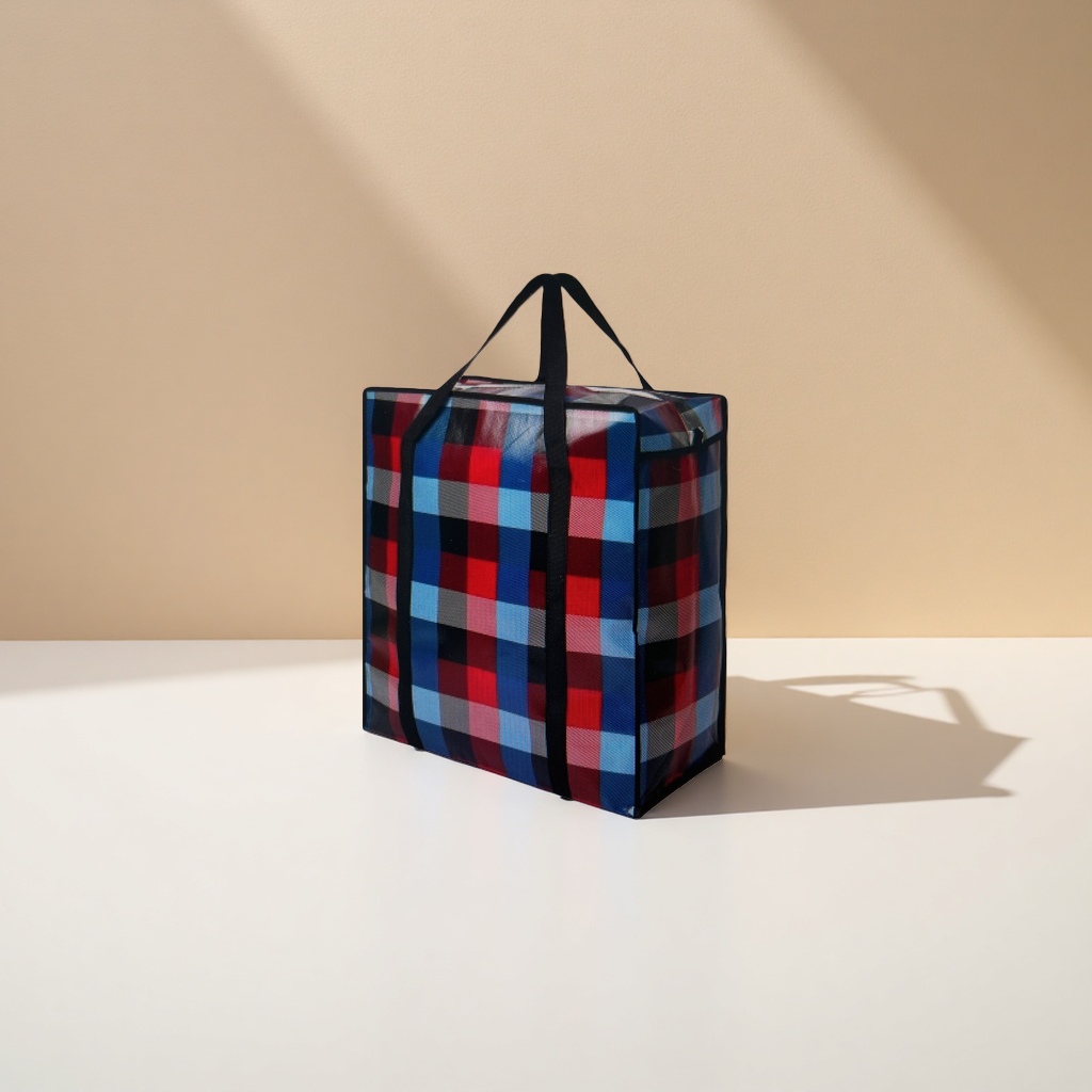 The checkered pattern handbag is a fashionable, simple and eco-friendly shopping bag details Picture