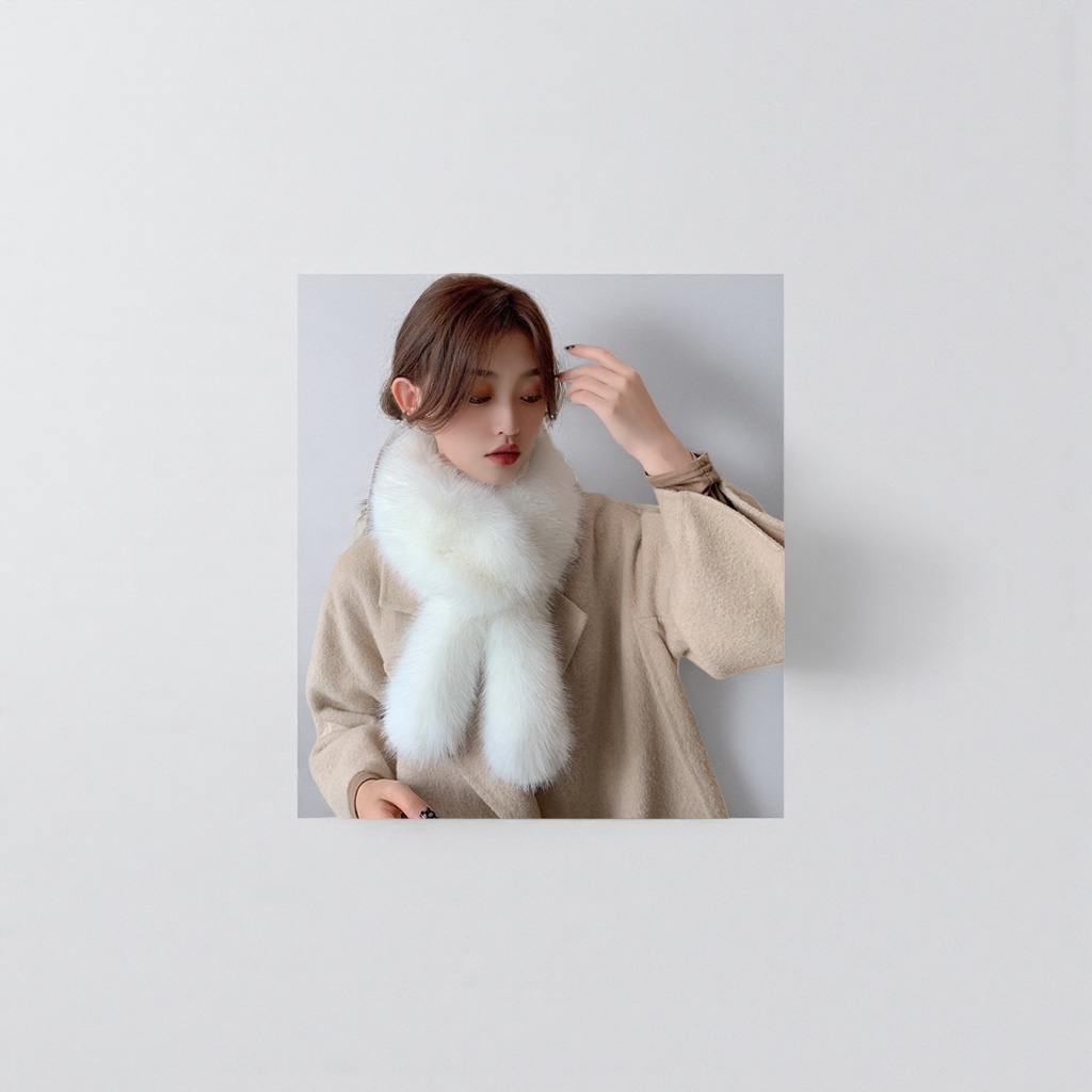 白色毛绒围巾女款加厚保暖羊羔毛材质秋冬日常