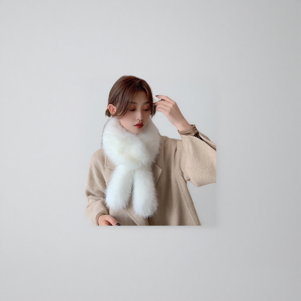 A thick and warm white plush scarf made of lambskin for women's daily use in autumn and winter details Picture