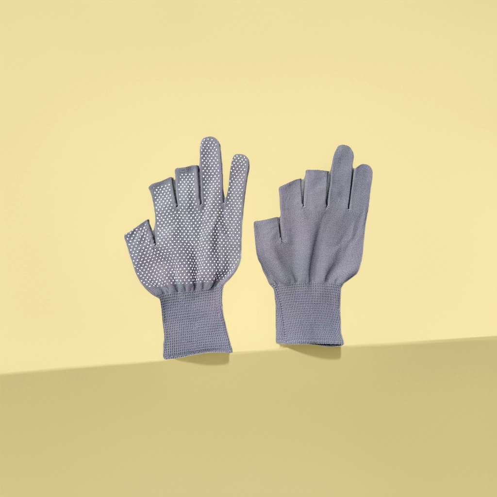 The main body of the grey gloves is a thickened, warm and anti-slip knitted glove for both men and women