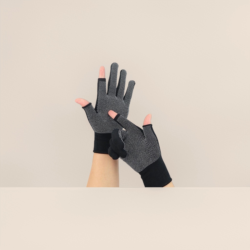 The main body of the grey gloves is a thickened, warm and anti-slip knitted glove for both men and women Application Scenario